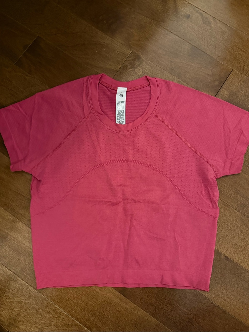 Lululemon Cropped Swiftly Tech Short Sleeve Top